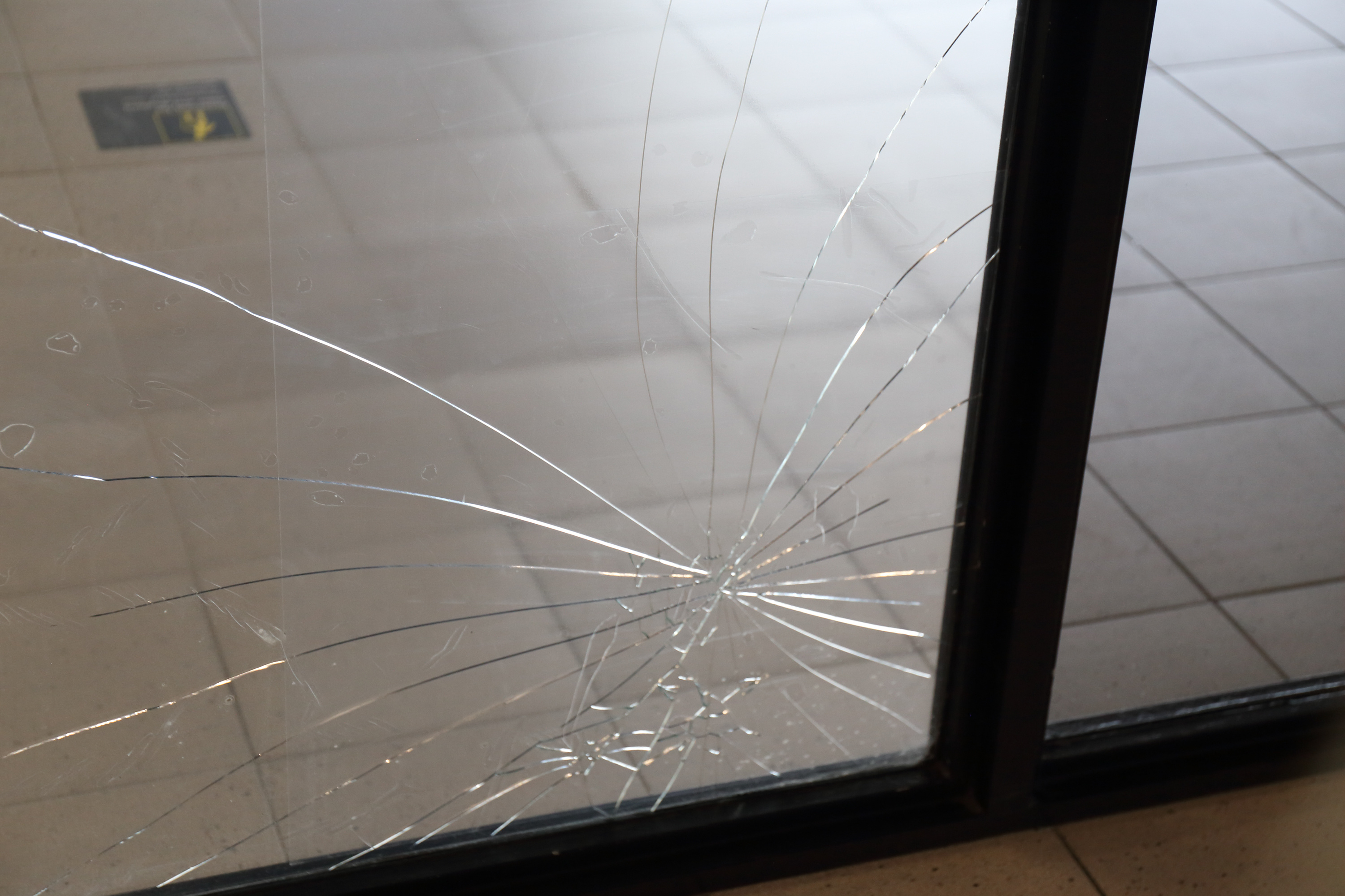 ガラス交換 碧南市 | ガラス修理のご相談は修理の窓口碧南市
